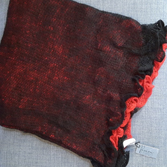 Cowl Scarf Two Tone Red Black Warm Cozy Woven Soft Acrylic Washable Beautiful - Picture 3 of 6